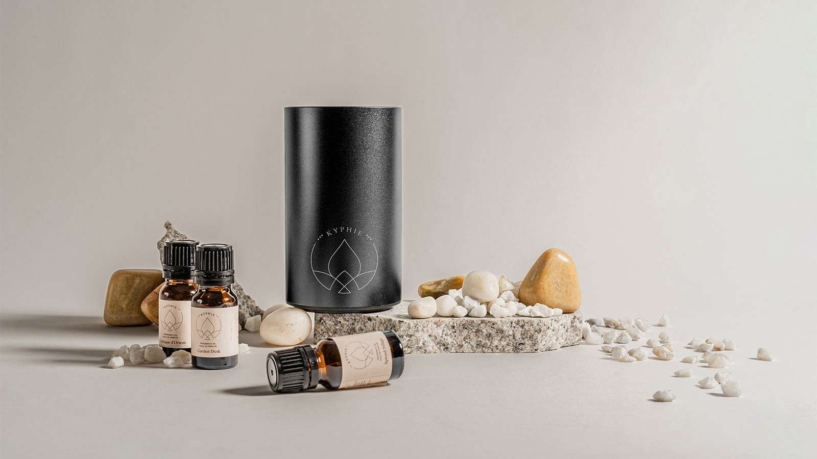 Atomizor parfum ambiental Petite Luxe Negru