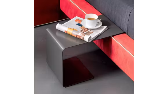 Noptiera Mood, produs expus, cu design minimalist si forma geometrica eleganta.