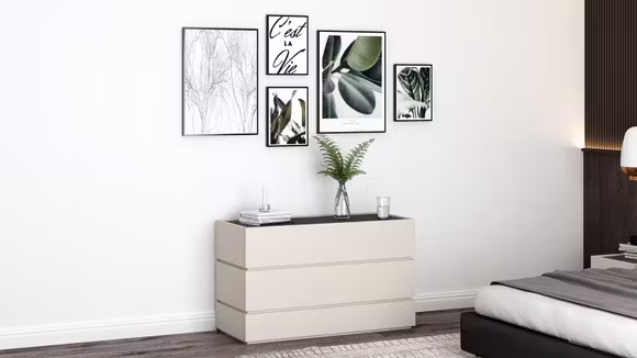 Comoda Replay Madreperla, cu design minimalist modern si 3 sertare pentru depozitare.