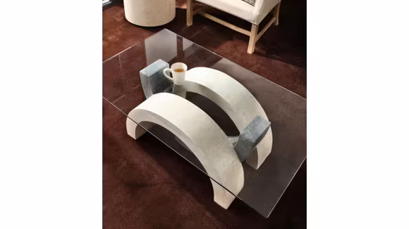 Masă de cafea Olimpia cu blat din sticlă securizată și bază din piatră fossile White Agata și Grey Stone